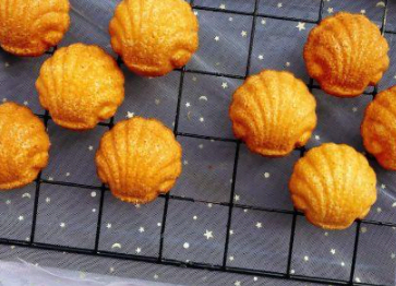 色香味俱全，焦香酥脆的瑪?shù)铝盏案猓珴M足了，快來學(xué)著做一下